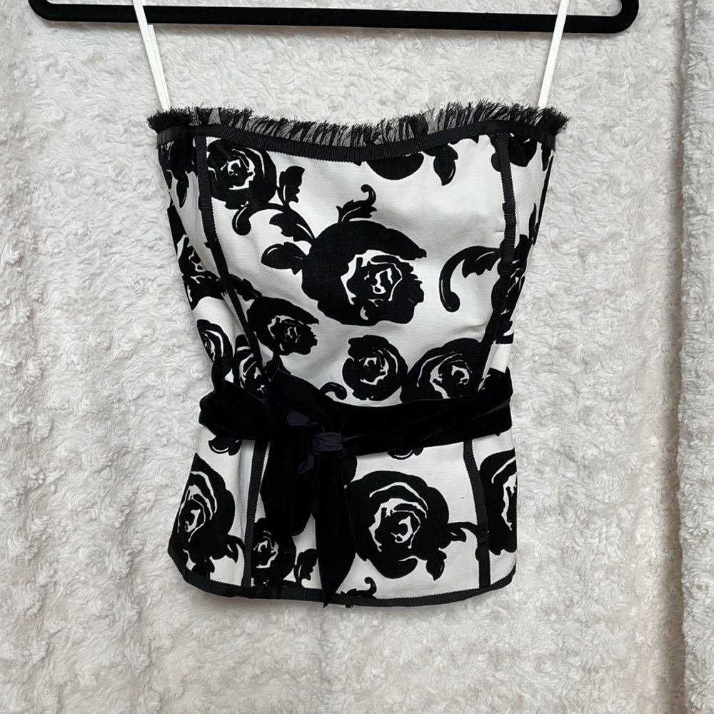 White House Black Market top SZ 4 strapless